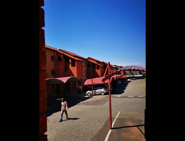 2 BEDROOM PROPERTY TO RENT IN CASTLEVIEW